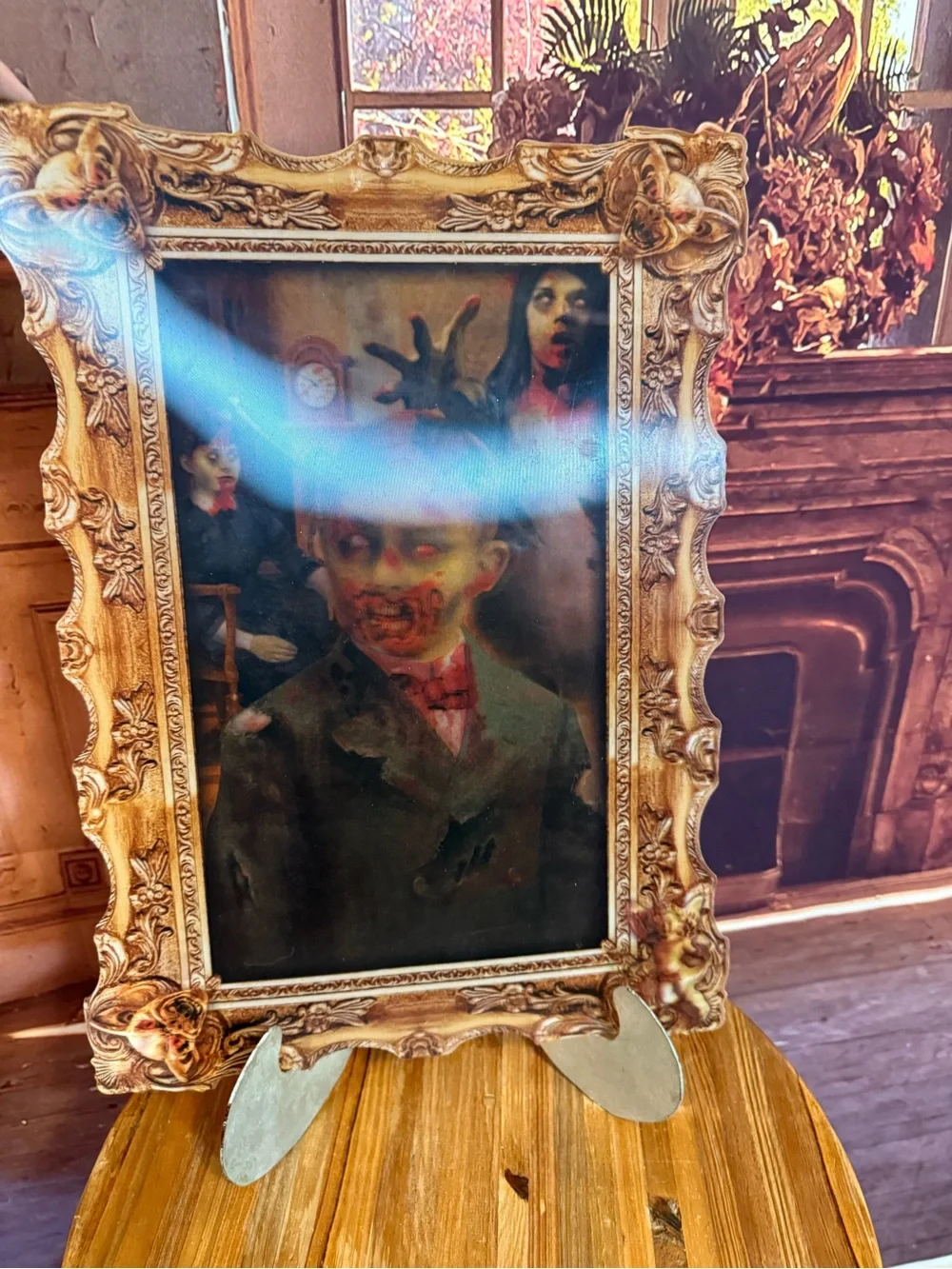 Vintage Look Faux Framed Portrait Halloween Lenticular Spooky Haunted Home